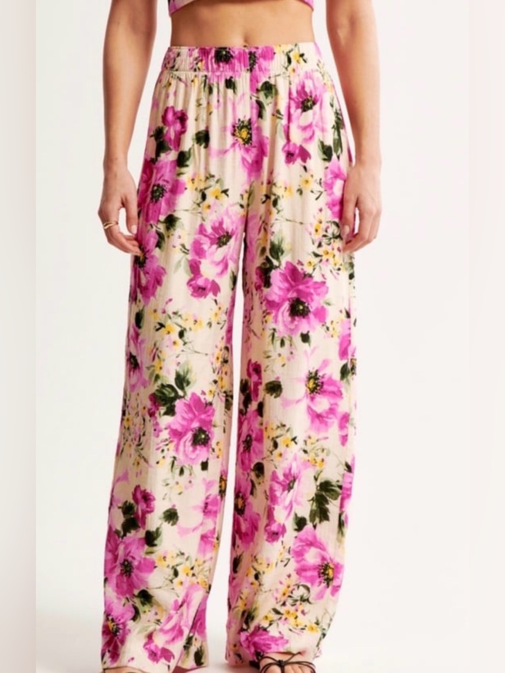 Abercrombie & Fitch crinkle wide leg pants in pink floral print NWT - Picture 2 of 8